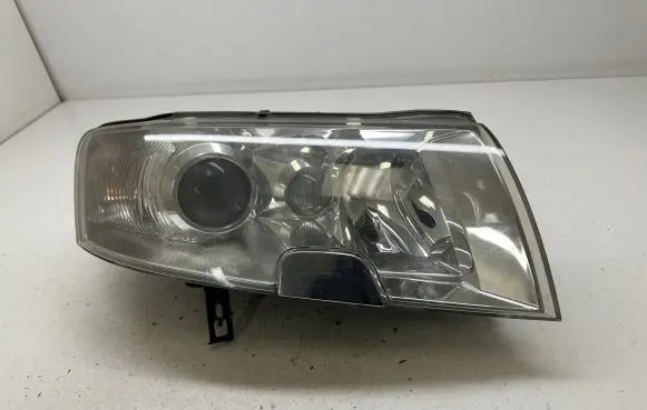 Skoda Superb B5 (3U) Headlight/headlamp