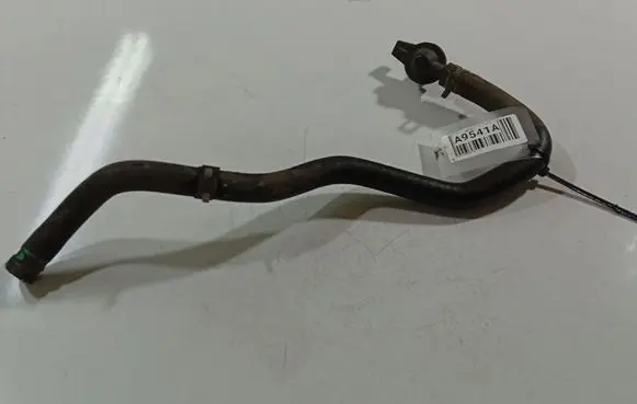 Toyota Avensis T270 Engine coolant pipe/hose 