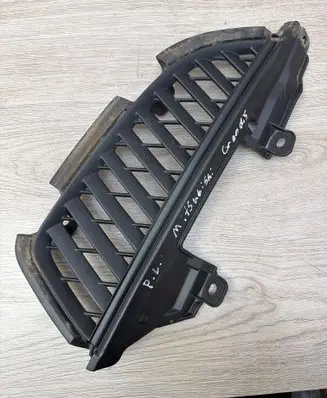 Mitsubishi Grandis Front bumper lower grill MN145456