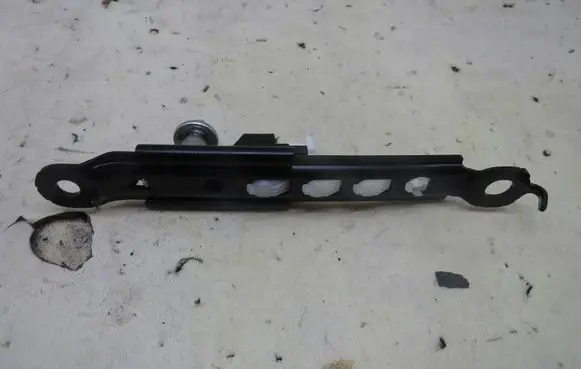Toyota RAV 4 (XA40) Seat belt adjustment rail GMAUTO4574097