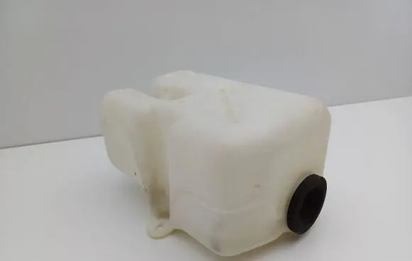 KIA Carnival Windshield washer fluid reservoir/tank 
