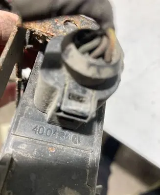 Volkswagen Jetta V Turbo solenoid valve 400434A