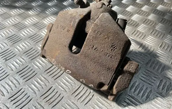 Skoda Superb B6 (3T) Front brake caliper