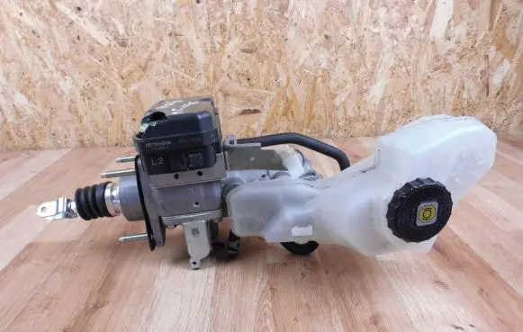 Toyota C-HR I Master brake cylinder 4721010040