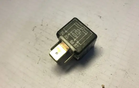Audi A4 S4 B5 8D Other relay 443951253J