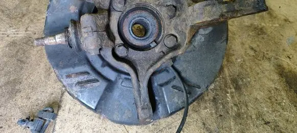 Subaru Outback Front wheel hub