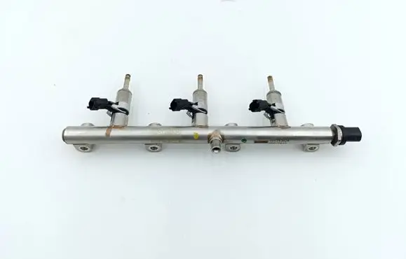 Maserati Ghibli Fuel injectors set 000283628 268170635 0261500428
