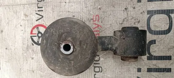 Engine mount bracket