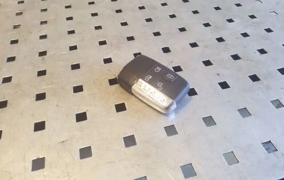 Jaguar XJL Ignition key/card 