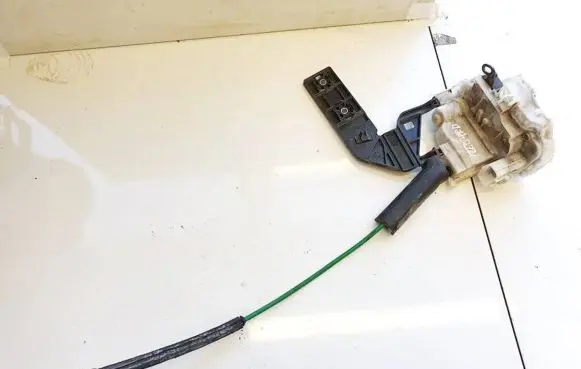 Alfa Romeo 159 Front door lock 40d06