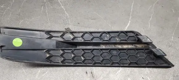 Volkswagen Crafter Front bumper lower grill 7C0807246