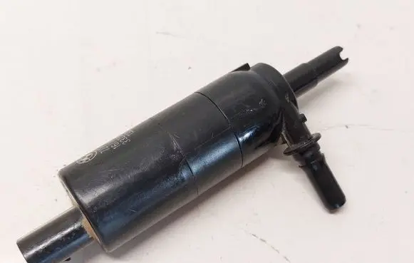 BMW 5 F10 F11 Headlight washer pump 721779202