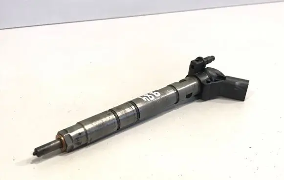 Audi A4 S4 B7 8E 8H Fuel injector 0445115037 059130277AB
