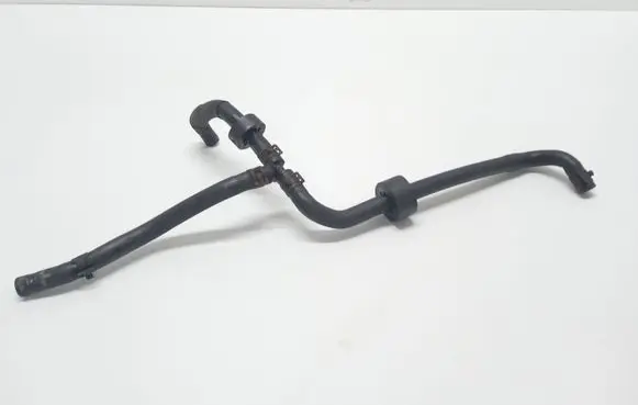 Volkswagen PASSAT B7 Engine coolant pipe/hose