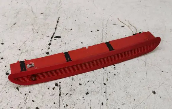 Volkswagen Touran III Third/center stoplight 1T0945087B