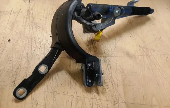 BMW 5 F10 F11 Tailgate/trunk/boot hinge 7206640 7210557