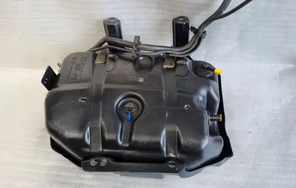 Jeep Grand Cherokee AdBlue liquid reservoir 52030435XX