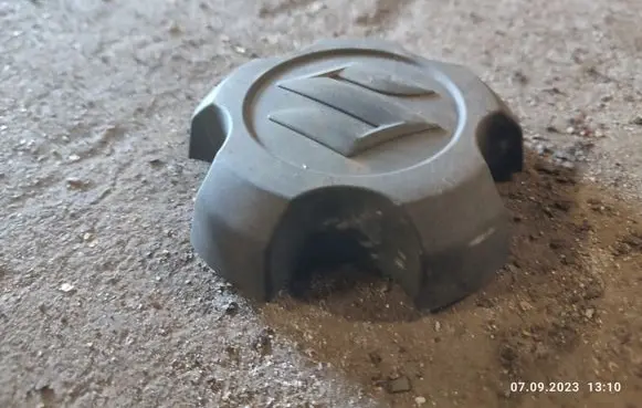 Suzuki Grand Vitara II Original wheel cap