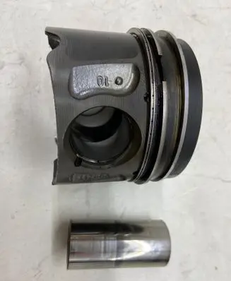 Peugeot 407 Piston 10R31028 FM108490