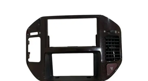 Mitsubishi Pajero Radio/GPS head unit trim MR456373 1402666
