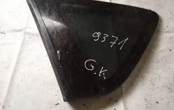 Mazda 3 I Rear side window as2