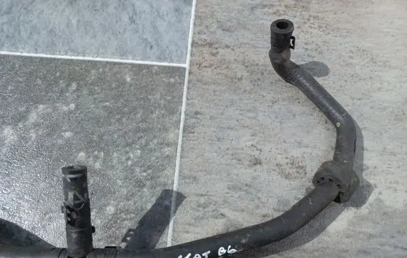 Volkswagen PASSAT B6 Engine coolant pipe/hose 1K0122447ED