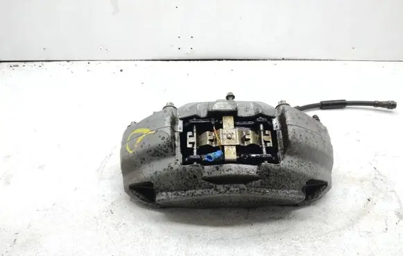 Mercedes-Benz C W205 Front brake caliper