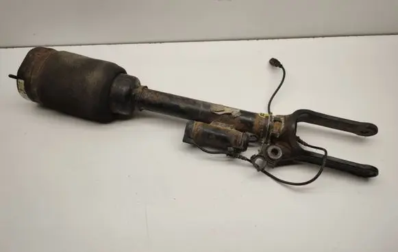 Mercedes-Benz ML W164 Front shock absorber/damper A1643202213