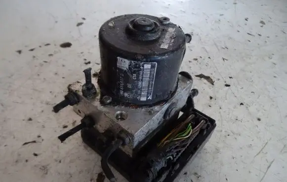 Audi A3 S3 8P ABS Pump 1K0614517B