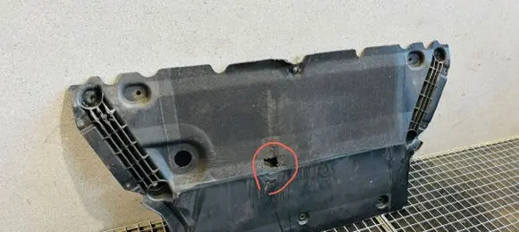 Audi A5 Engine splash shield/under tray 8W0863821F