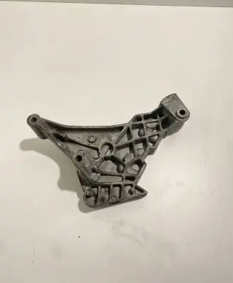Volkswagen PASSAT B6 Engine mounting bracket 03G199207E