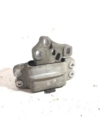 Volkswagen Tiguan Engine mount bracket 5N0199555
