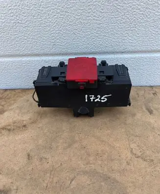 Mercedes-Benz C W203 Fuse box set A2035450301