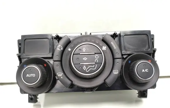 Peugeot RCZ Climate control unit 96718462XT