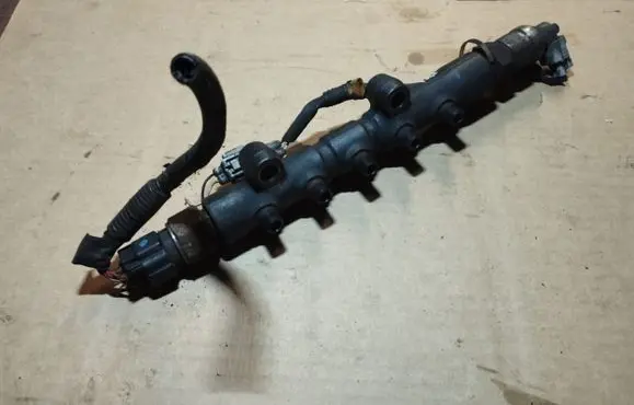 Toyota Avensis T250 Fuel main line pipe