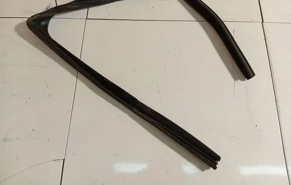 Mitsubishi Colt Rubber seal rear door MR959231