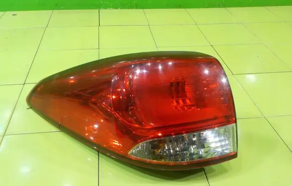 KIA Carens III Rear/tail lights 