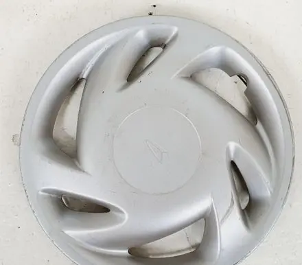 Daihatsu Sirion R14 wheel hub/cap/trim 