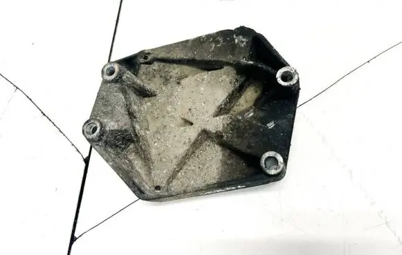 Opel Astra H Engine mounting bracket