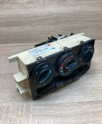 Mercedes-Benz A W168 Climate control unit 1688300485 Q121899