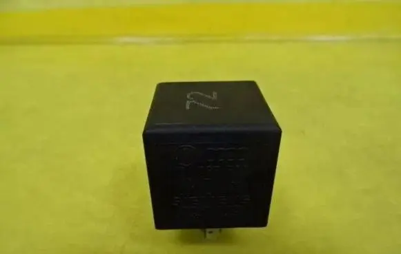 Volkswagen Golf II Other relay 191955529 5WK1704