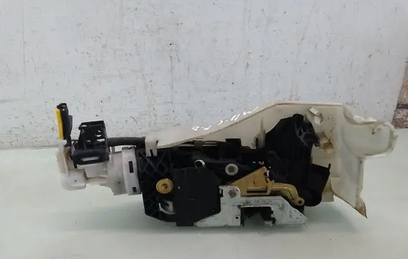 Mercedes-Benz S W220 Front door lock 2207206435