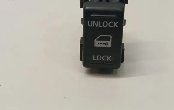 Nissan Pathfinder R51 Central locking switch button 6523B
