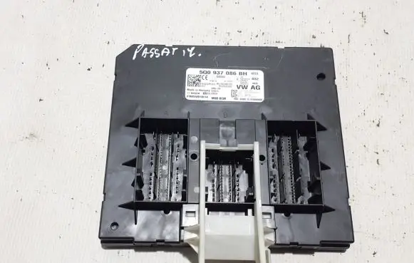 Volkswagen PASSAT B8 Other control units/modules 5Q0937086BH