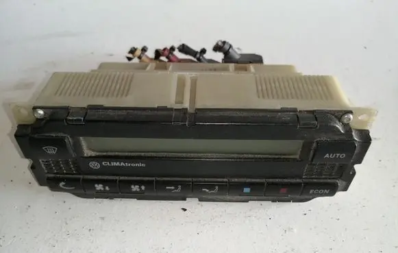 Volkswagen PASSAT B5 Climate control unit 3B1907044A