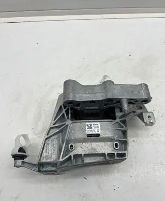 BMW X1 U11 Engine mount bracket 9423376 271123 17276810