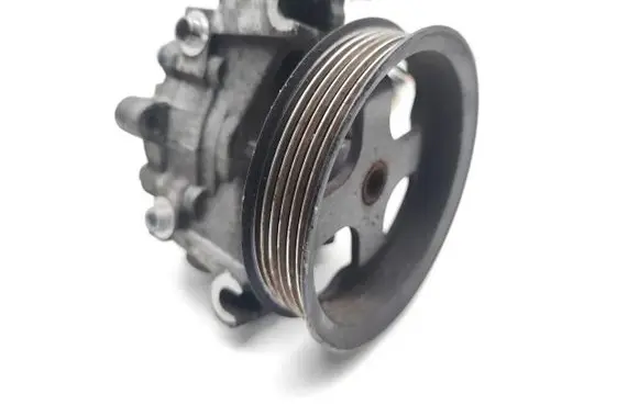 Ford Focus Power steering pump 2T14-3A696-AJ