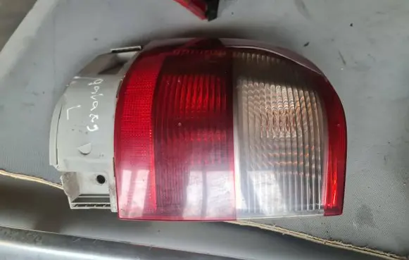 Ford Galaxy Tail light bulb cover holder 962603