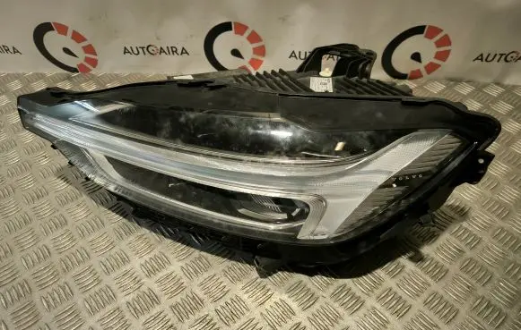 Volvo XC60 Headlight/headlamp 32133550