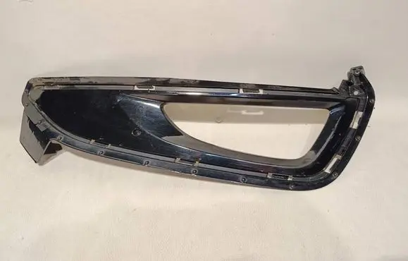 Hyundai Tucson TL Front bumper lower grill 86526-07110
